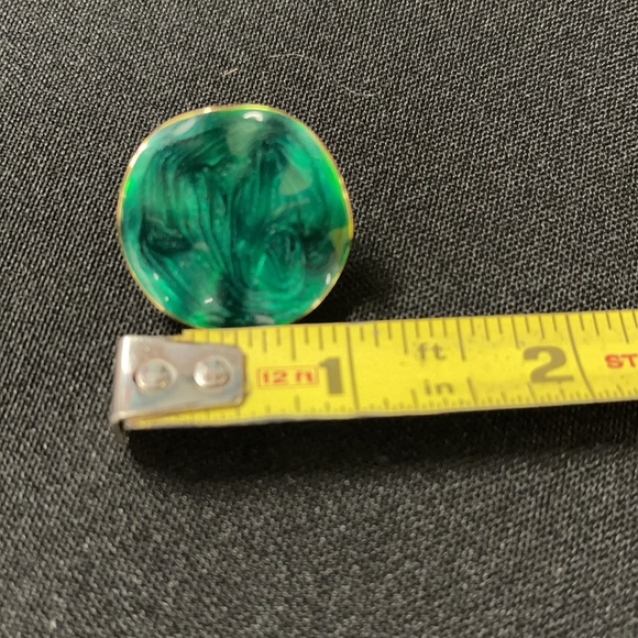 Avon Green Wavy Disc Clip-On Earrings - Picture 4 of 7